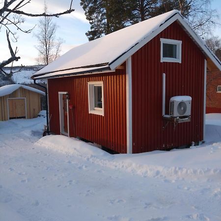 Nyrenoverad Charmig Gaeststuga Med Sovloft I Jaerpen Jarpen Zewnętrze zdjęcie